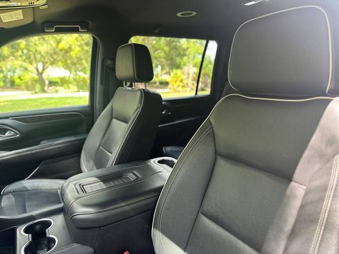 Used 2024 Chevrolet Suburban Premier AWD/4WD image 23