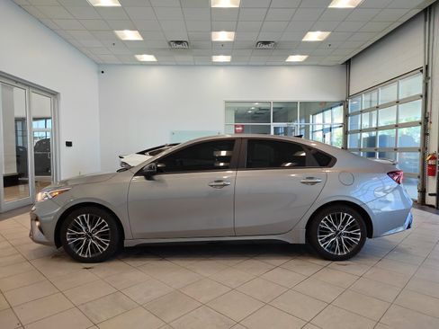 Used 2024 Kia Forte GT-Line w/ GT-Line Premium Package FWD image 5