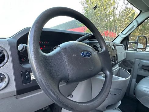 Used 2015 Ford E-350 and Econoline 350 Super Duty image 10