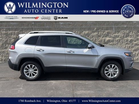 Used 2019 Jeep Cherokee Latitude w/ Cold Weather Group image 1