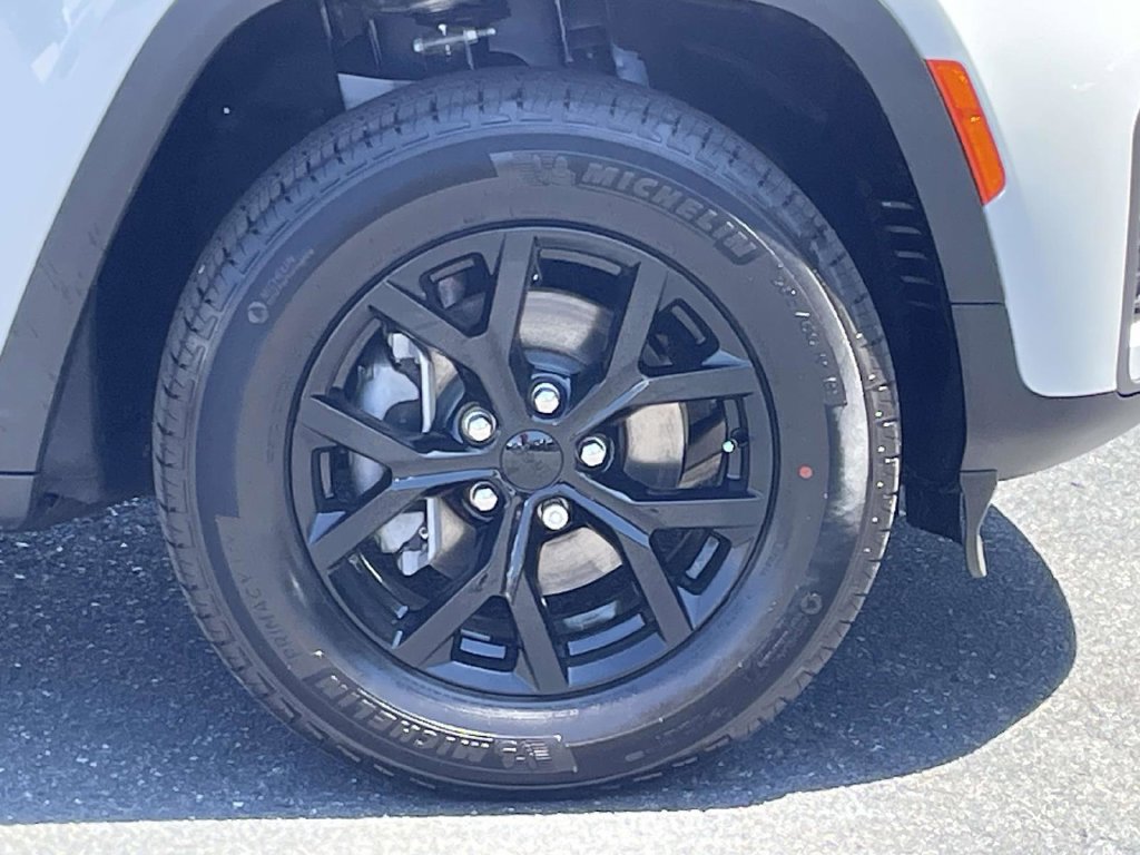 New 2026 Jeep Grand Cherokee Altitude AWD/4WD image 10
