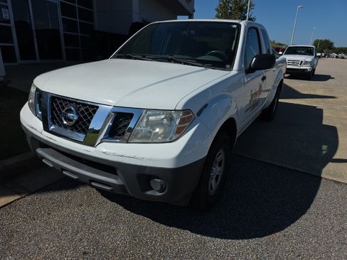 Used 2016 Nissan Frontier S image 3