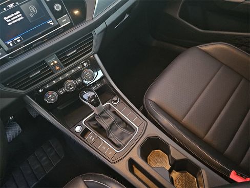 Used 2024 Volkswagen Jetta SE image 24