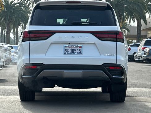 Certified 2024 Lexus LX 600 4WD w/ Luxury Package image 5