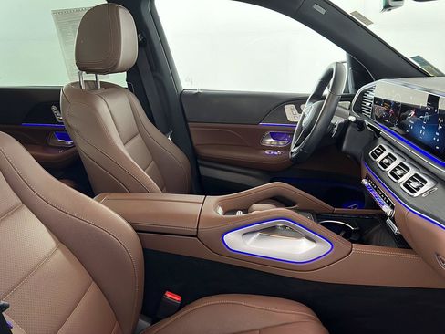 Certified 2025 Mercedes-Benz GLS 450 4MATIC image 18