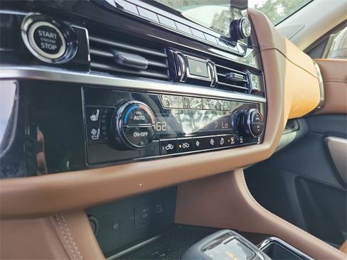 Used 2023 Nissan Pathfinder Platinum w/ Lighting Package (N93) image 20