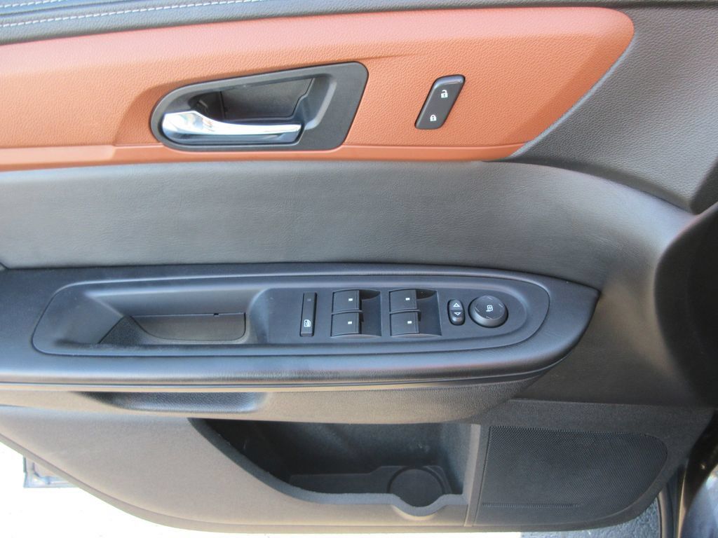 Certified 2017 Chevrolet Traverse LT FWD image 22