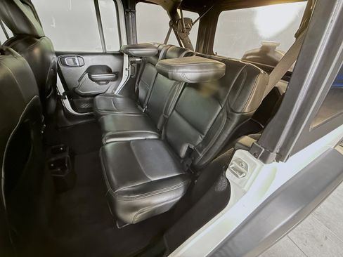 Used 2018 Jeep Wrangler Unlimited Sport S AWD/4WD image 27