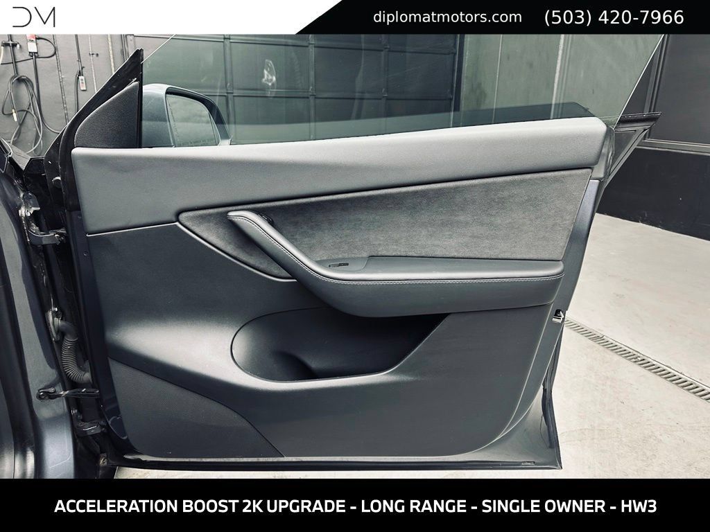 Used 2021 Tesla Model Y Long Range AWD/4WD image 27