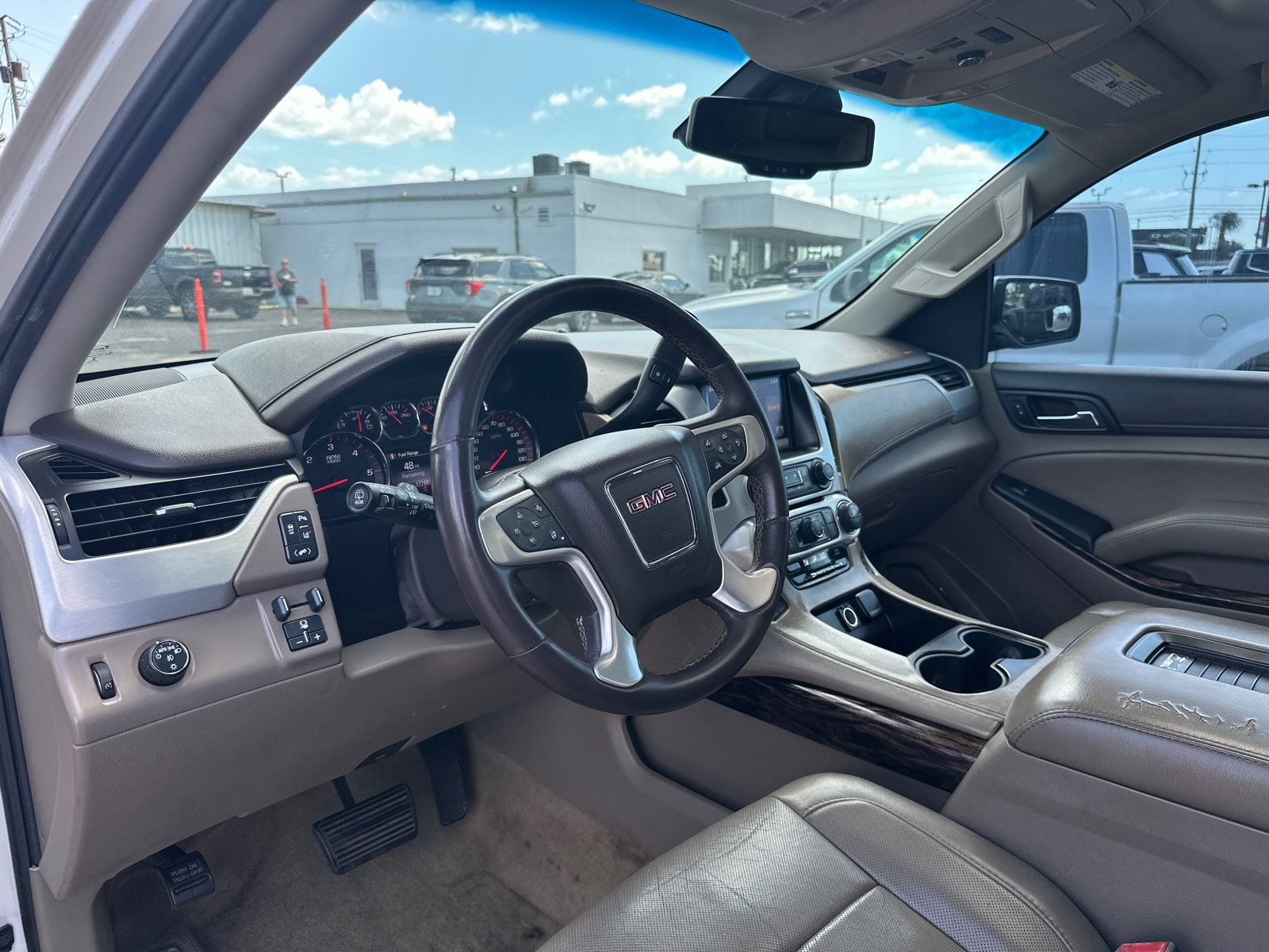 Used 2015 GMC Yukon XL SLT w/ Open Road Package RWD image 12