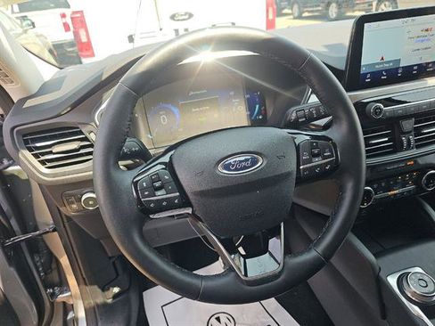 Certified 2022 Ford Escape Titanium w/ Class II Trailer Tow Package image 7