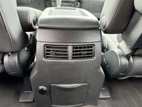 Used 2010 Nissan Titan SE w/ SE Value Truck Pkg AWD/4WD image 19