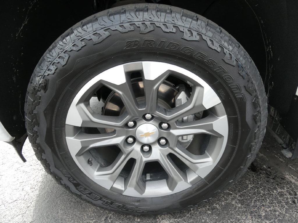 Certified 2025 Chevrolet Silverado 1500 High Country w/ Technology Package AWD/4WD image 11