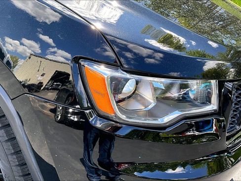 Used 2019 Jeep Grand Cherokee Limited AWD/4WD image 30