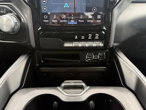 Used 2024 RAM 1500 Laramie AWD/4WD image 8