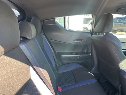 Used 2020 Toyota C-HR XLE FWD image 15