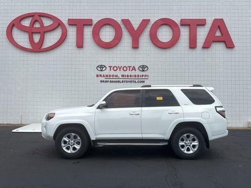 Used 2019 Toyota 4Runner SR5 Premium RWD image 3