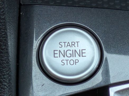 Certified 2024 Volkswagen Tiguan SEL R-Line image 32