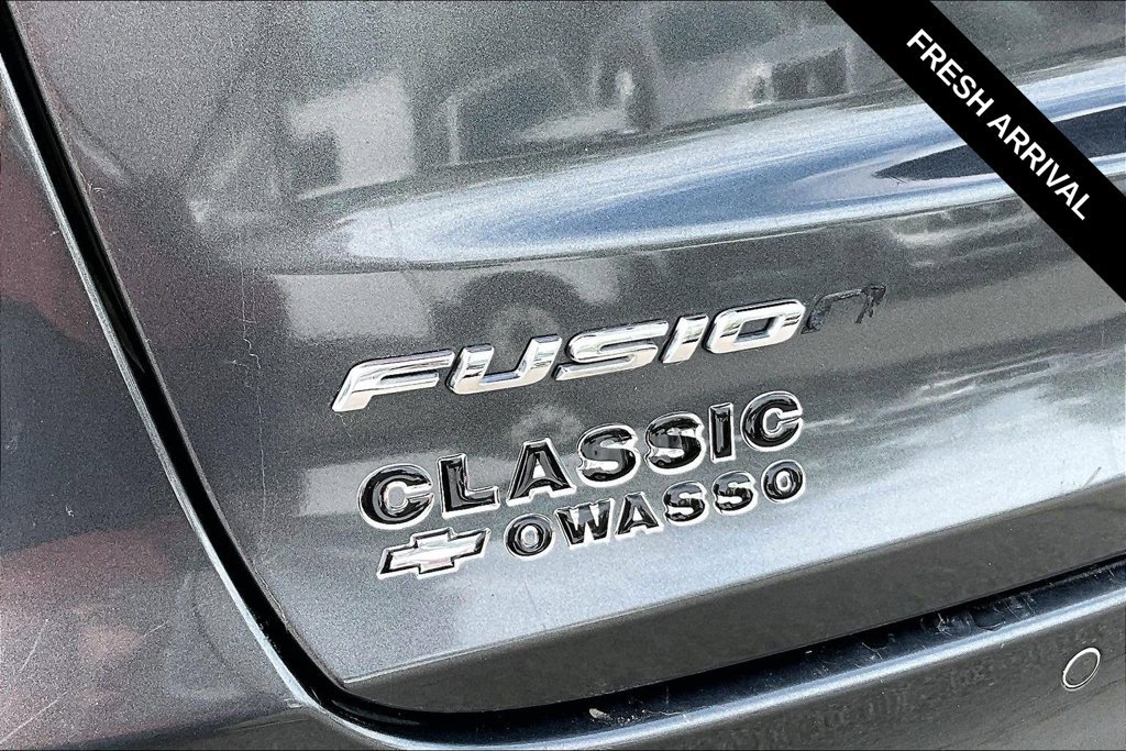 Used 2020 Ford Fusion SE FWD image 23