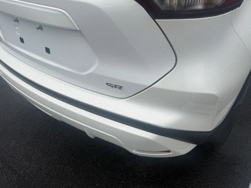 Used 2024 Nissan Kicks SR w/ SR Premium Package FWD image 2