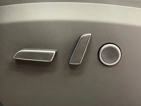 Used 2022 Tesla Model X Plaid image 13