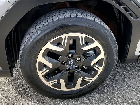 Used 2025 Subaru Forester Premium image 12