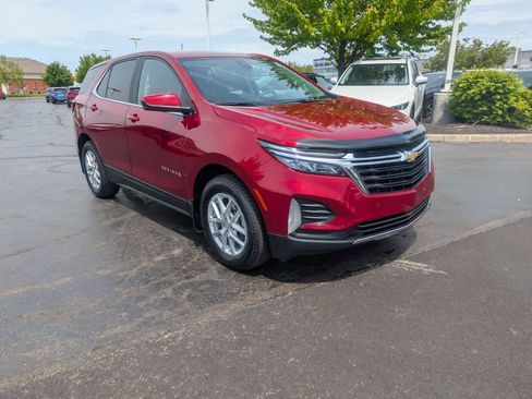 Used 2024 Chevrolet Equinox LT AWD/4WD image 1