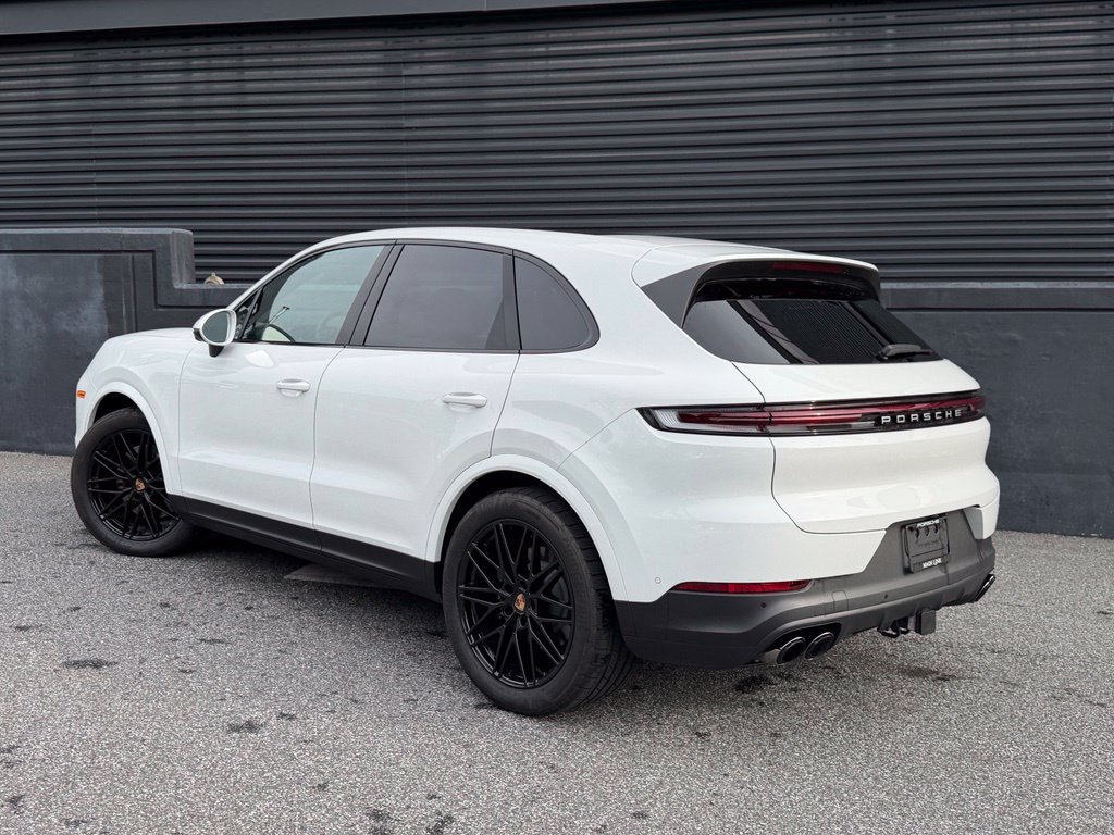 Certified 2026 Porsche Cayenne AWD/4WD image 3