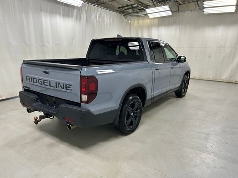 Used 2025 Honda Ridgeline Black Edition image 4