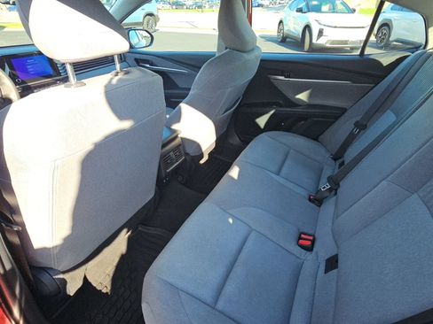 Used 2025 Toyota Camry LE FWD image 26