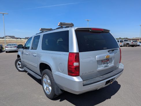 Certified 2013 Chevrolet Suburban LT w/ Luxury Package AWD/4WD image 7