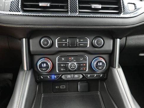 Certified 2023 Chevrolet Suburban Premier RWD image 19