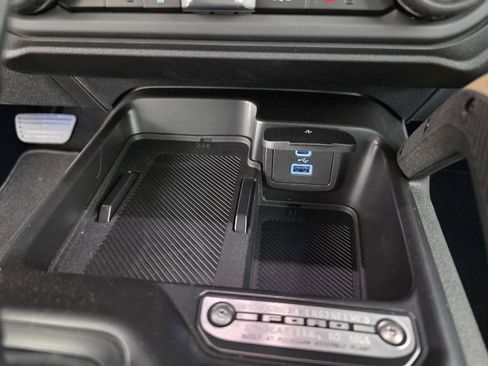 Used 2025 Ford Bronco Badlands image 35