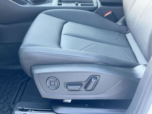 New 2025 Audi Q3 2.0T Premium image 14