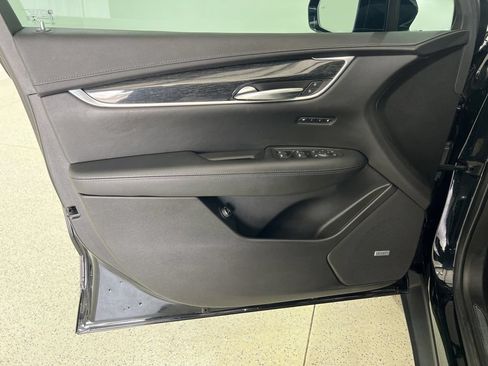 Used 2020 Cadillac XT5 Premium Luxury FWD image 21