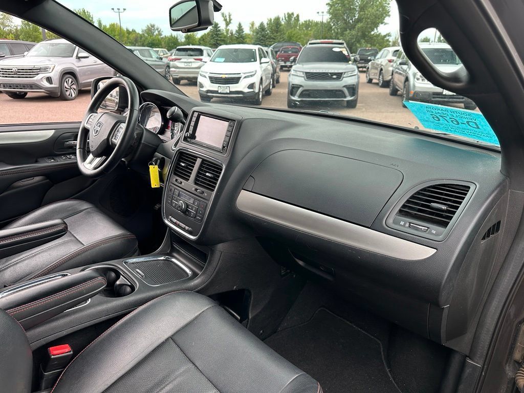 Used 2017 Dodge Grand Caravan GT FWD image 30