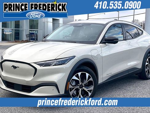Used 2025 Ford Mustang Mach-E Select w/ Comfort Package Lite image 3