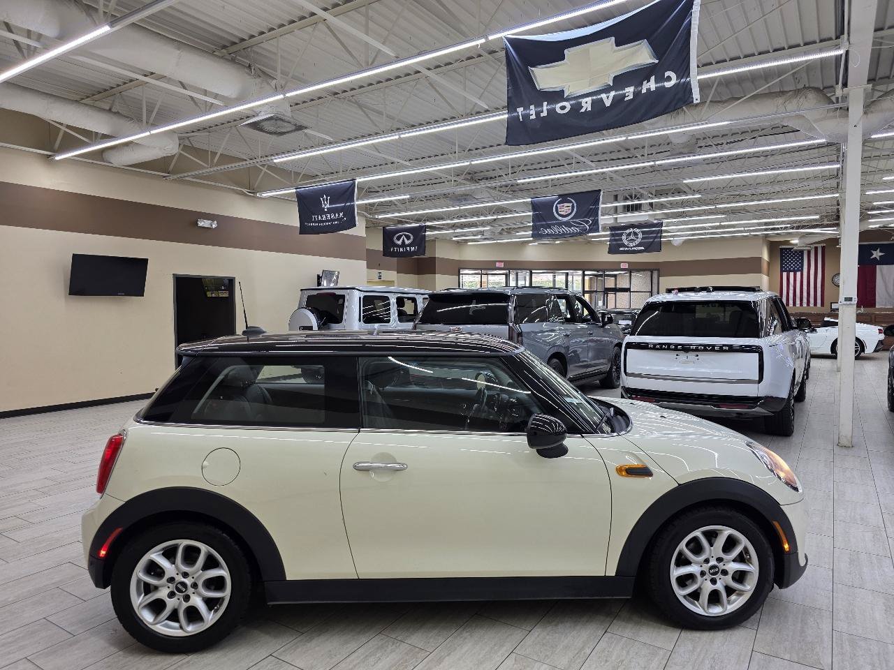 Used 2014 MINI Cooper 2-Door Hardtop FWD image 5