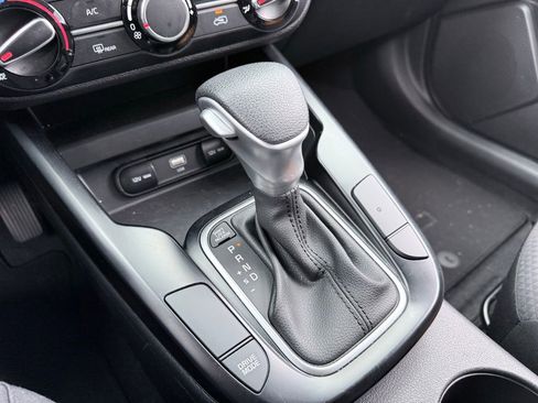 Used 2025 Kia Soul LX w/ LX Technology Package image 21