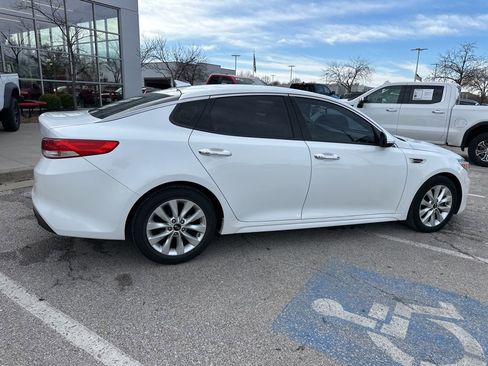 Used 2017 Kia Optima EX image 33
