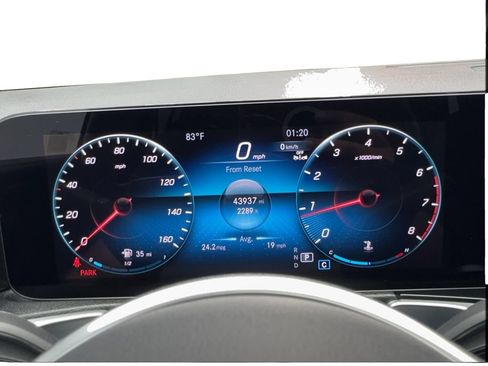 Used 2023 Mercedes-Benz GLB 250 image 37