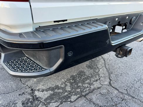 Used 2024 Chevrolet Silverado 2500 Custom w/ Custom Value Package image 10