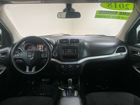 Used 2018 Dodge Journey SE image 25