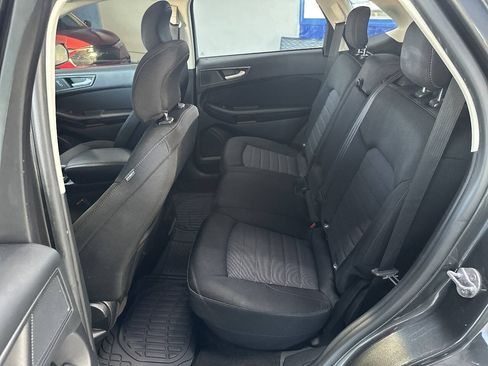 Used 2019 Ford Edge SE FWD image 17