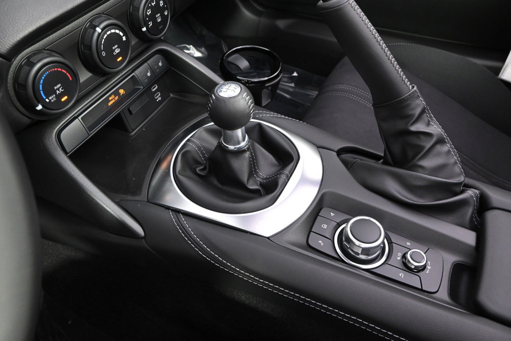 New 2026 MAZDA MX-5 Miata Club w/ Weather Package RWD image 32