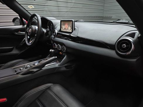 Used 2017 FIAT 124 Spider Lusso RWD image 13