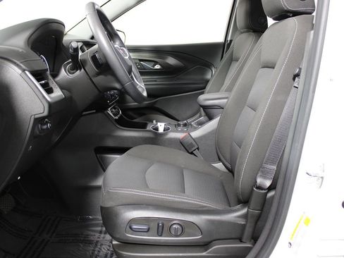 Used 2023 GMC Terrain SLE w/ Driver Convenience Package image 30