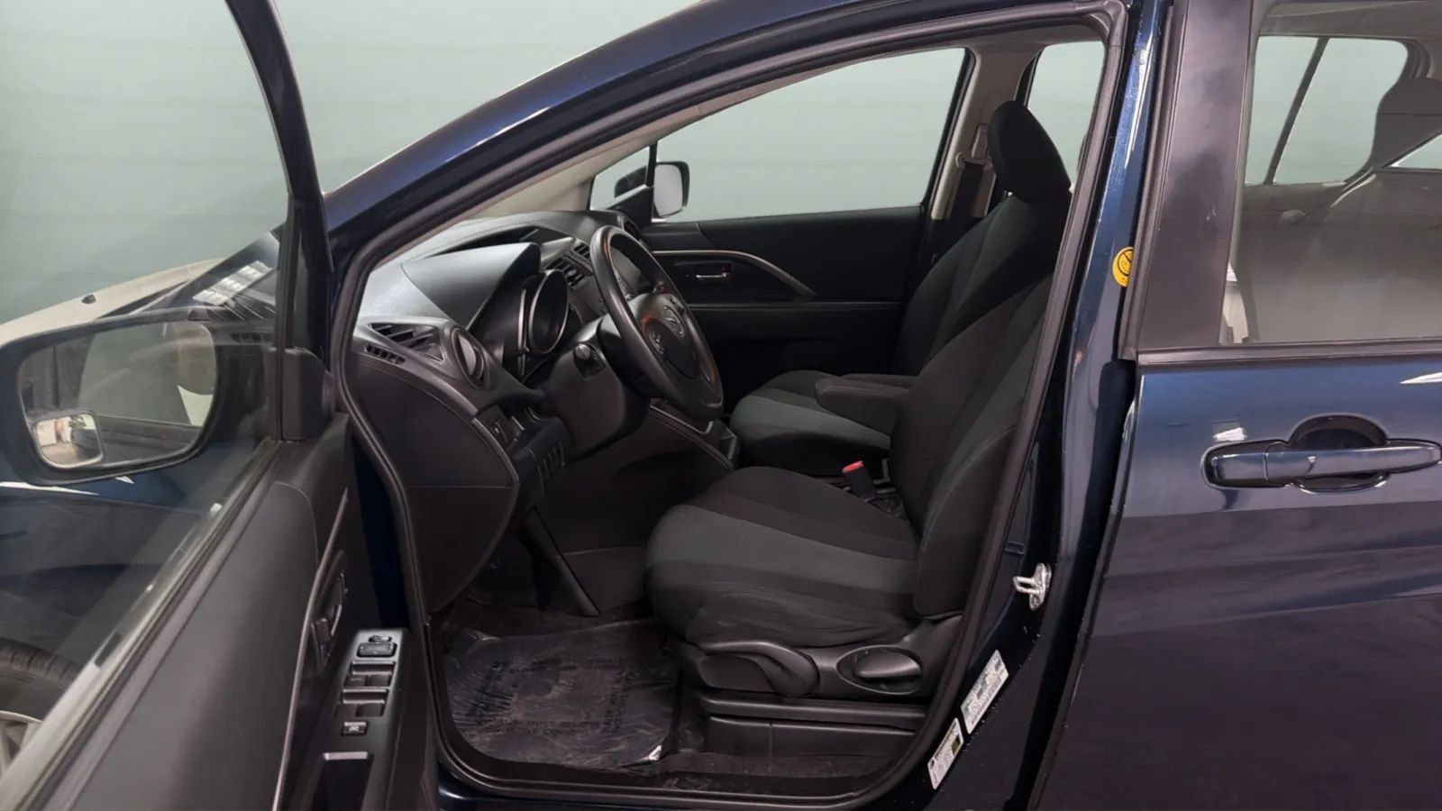Used 2014 MAZDA MAZDA5 Sport FWD image 19