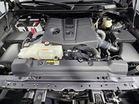 Used 2024 Toyota Tundra Limited image 11