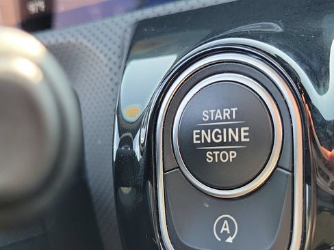 Used 2025 Mercedes-Benz CLA 250 image 32